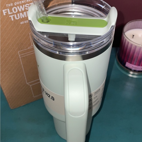 Stanley x Dani Austin Limited Edition 40z Tumbler - Green Divine - Picture 2 of 4